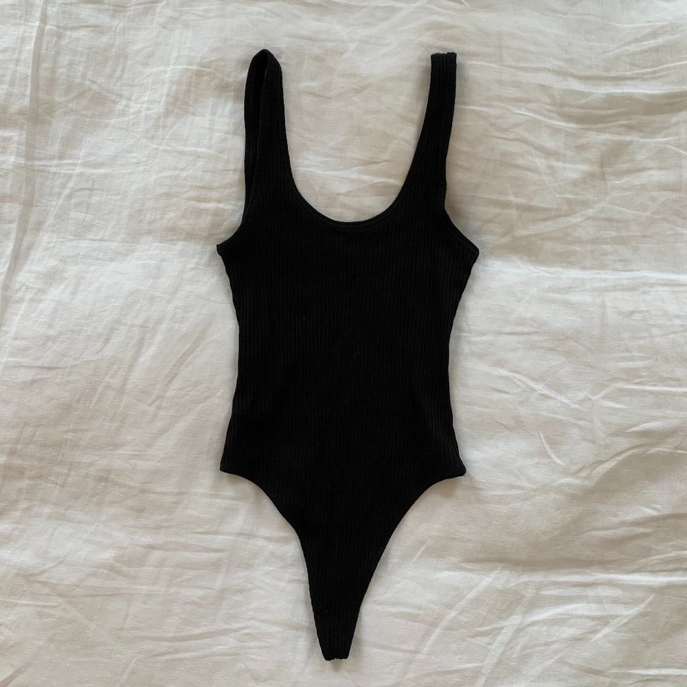 Aritzia Wilfred Free Sleeveless Bodysuit